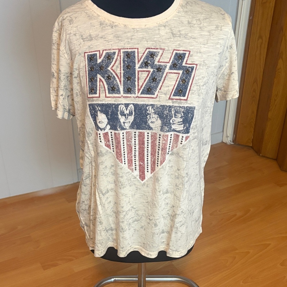 Kiss Graphic Short Sleeve Tee - Cream and Navy with studs